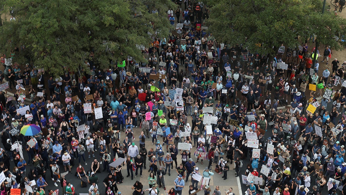 Anti-Trump Protests Sweep The US: Hear Their Stories Anti-Trump Protests Sweep The US: Hear Their Stories