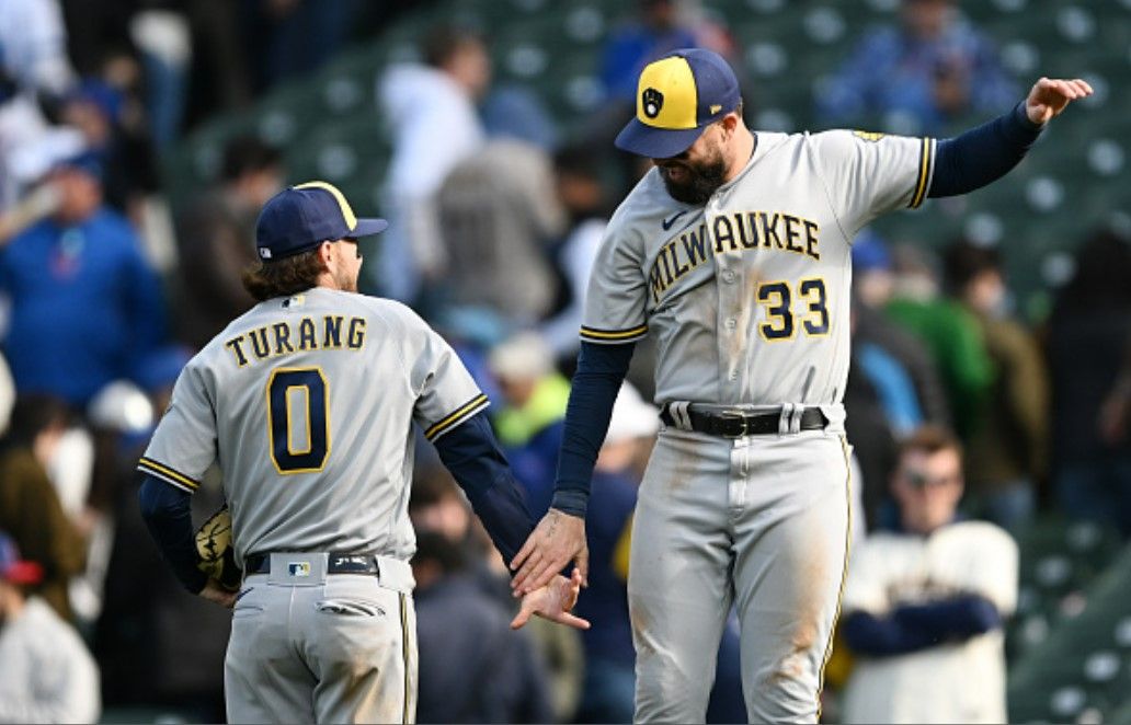 Brewers Beat Cubs 9-7: Strong Winds Impact Game