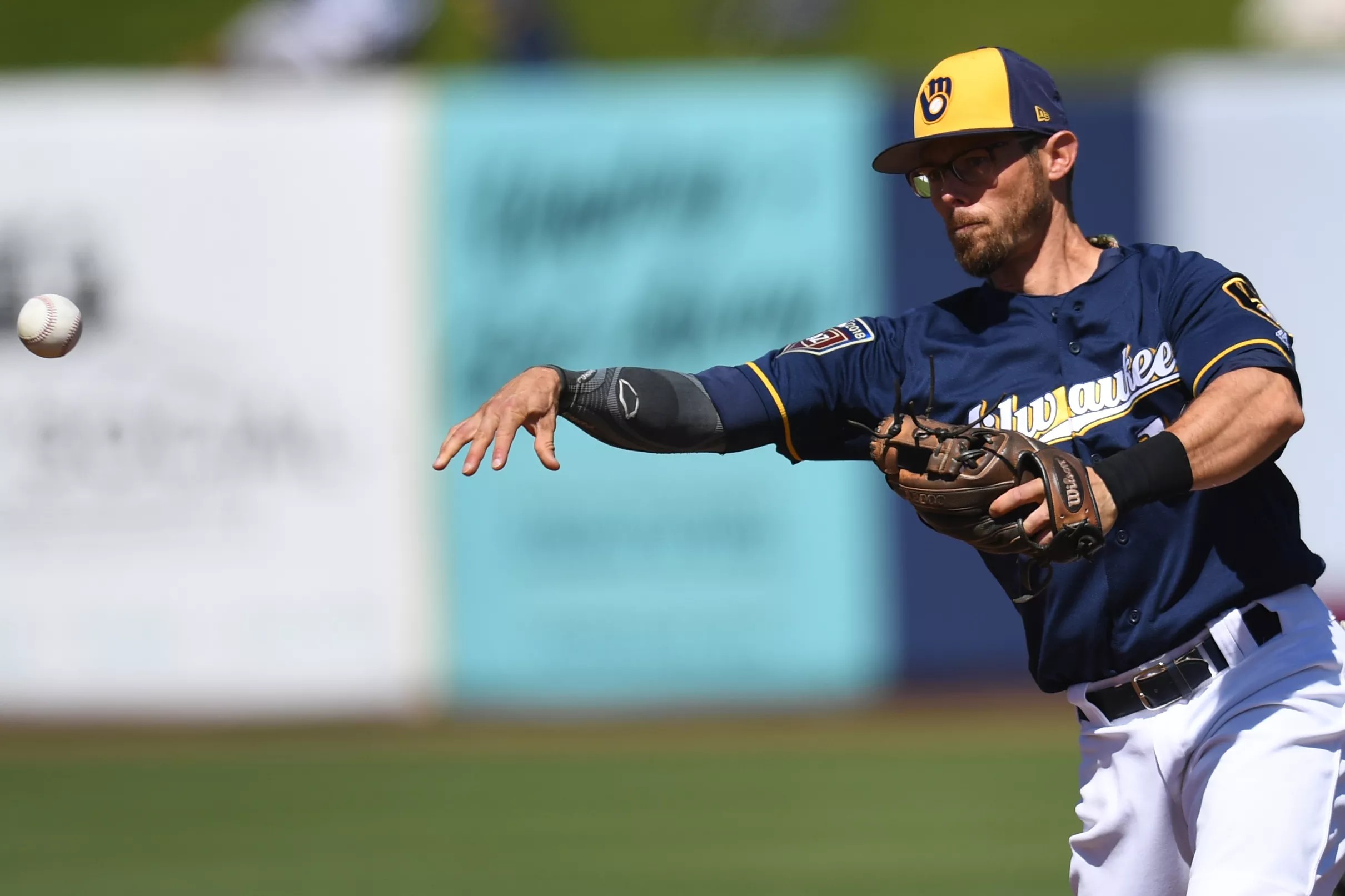 Brewers Fall To Giants: Flores And Lee's Impactful Game Brewers Fall To Giants: Flores And Lee's Impactful Game