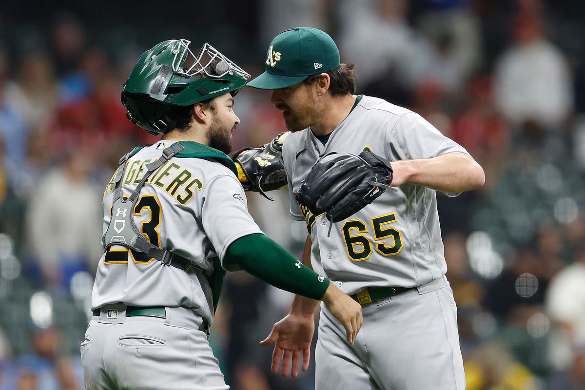 Brewers' Historic Nine-Base Steals Spark Decisive Win Against Oakland A's Brewers' Historic Nine-Base Steals Spark Decisive Win Against Oakland A's