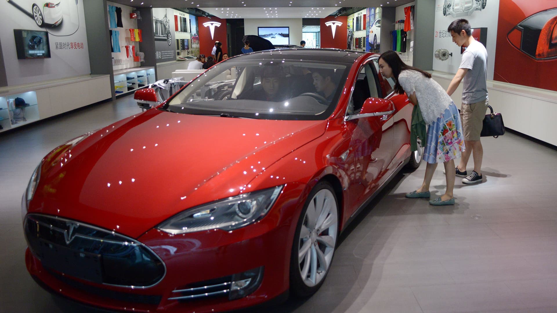 China's Rare Earth Squeeze Throws Wrench In Tesla's Optimus Robot Plans China's Rare Earth Squeeze Throws Wrench In Tesla's Optimus Robot Plans