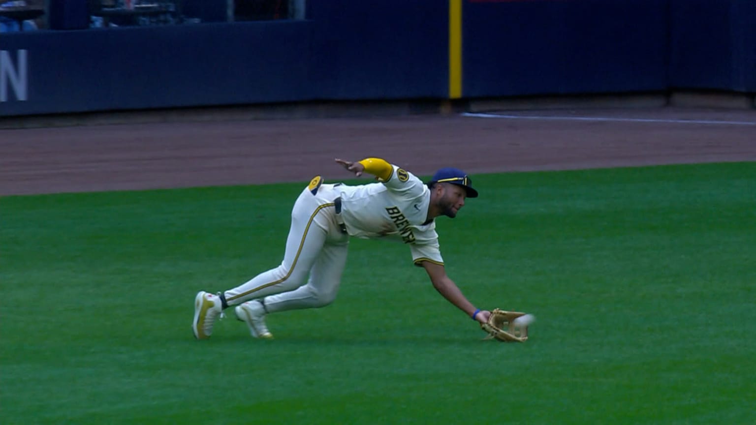 Reds Fall To Brewers 8-2: Jackson Chourio's Two-Homer Night Reds Fall To Brewers 8-2: Jackson Chourio's Two-Homer Night