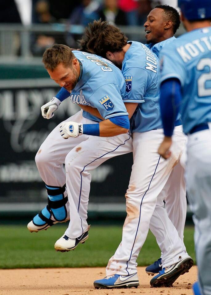 Royals Fall To Brewers On Walk-Off Bunt Royals Fall To Brewers On Walk-Off Bunt