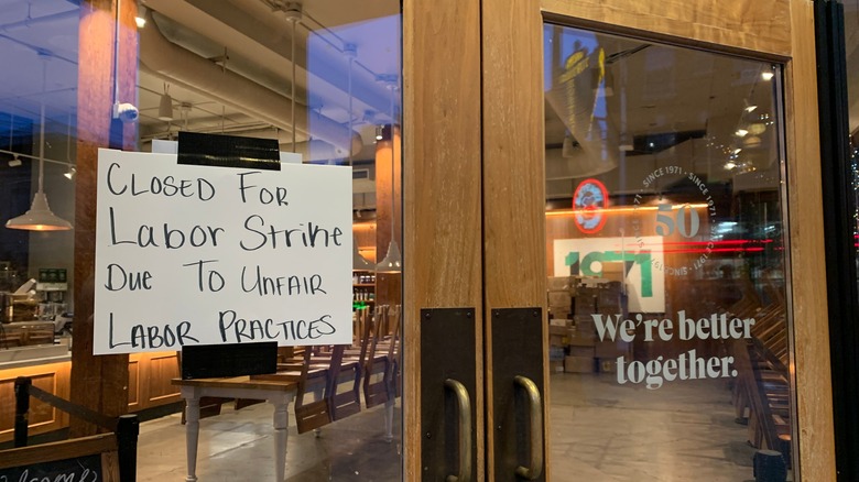 Unionized Starbucks Employees Turn Down Company's Guaranteed Raise Unionized Starbucks Employees Turn Down Company's Guaranteed Raise